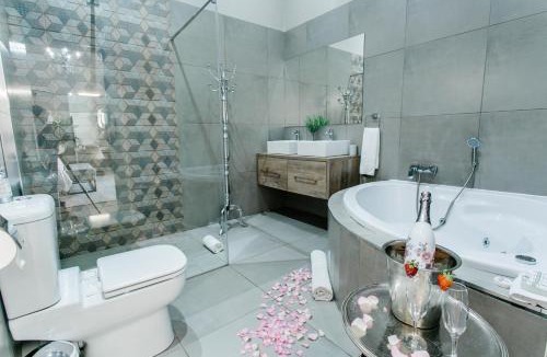Langenhoven Park House | Stonehill Villa