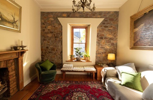 Redhill Villa | Stonehouse 2-bed, Pet friendly & Long stays