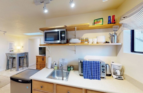 Stinson Beach House | Stroll to Shore: Stinson Beach Gem w/Hot Tub