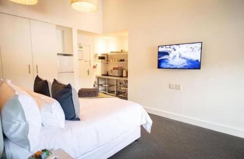 Hermanus City-Centre Apartment | Studio 7, Hermanus Waterfront