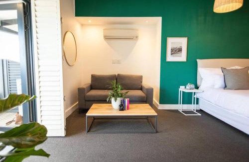 Hermanus City-Centre Apartment | Studio 7, Hermanus Waterfront