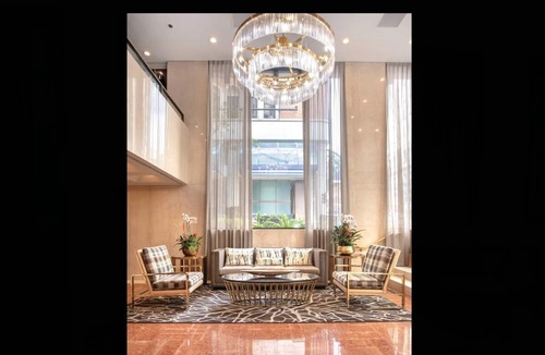 Union Square Resort | Studio Suite in SF with Hot tub, Sauna & Roof Deck