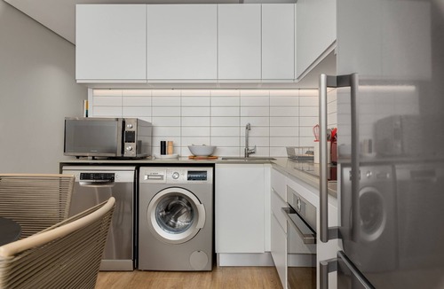 Bo'Kaap Apartment | Studio with Mountain Views and Artistic Flair