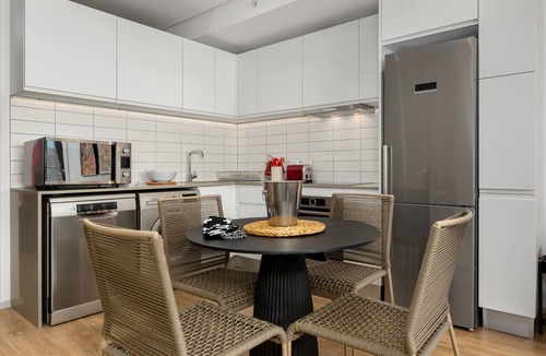 Bo'Kaap Apartment | Studio with Mountain Views and Artistic Flair