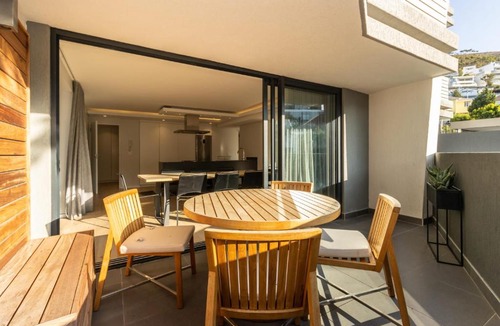 Three Anchor Bay Apartment | Stunning 3-Bed Apartment w/Balconies Pool in Cape Town