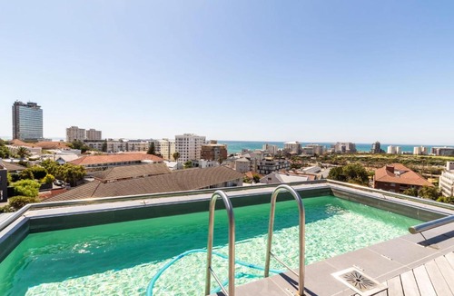 Three Anchor Bay Apartment | Stunning 3-Bed Apartment w/Balconies Pool in Cape Town