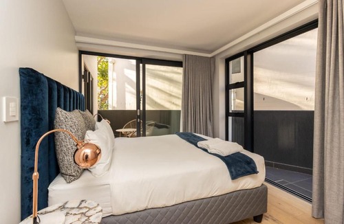 Three Anchor Bay Apartment | Stunning 3-Bed Apartment w/Balconies Pool in Cape Town