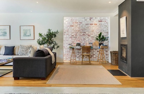 Alphen House | Stunning 3 bedroom en-suite Constantia home