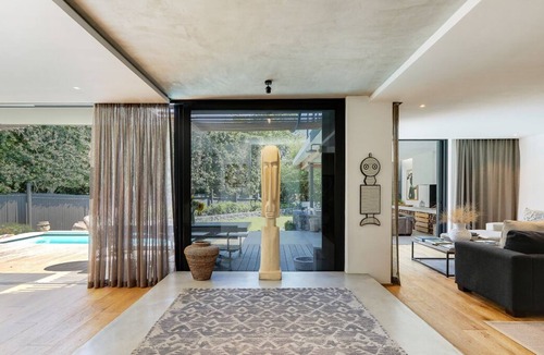 Alphen House | Stunning 3 bedroom en-suite Constantia home
