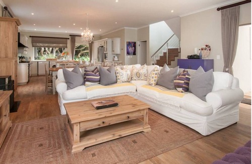Onrus House | Stunning 4 bedrooms ensuite on the beach