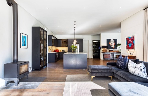 Constantia House | Stunning 5 bedroom Constantia family home