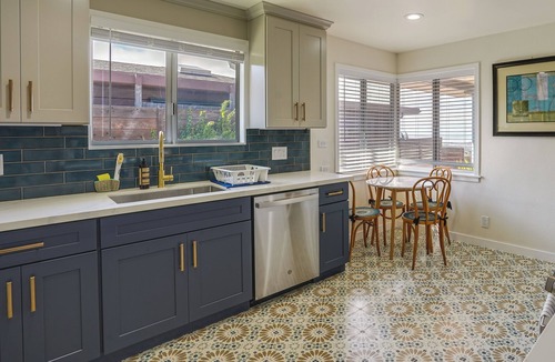 Kensington House | Stunning Bay-View Home in Kensington!