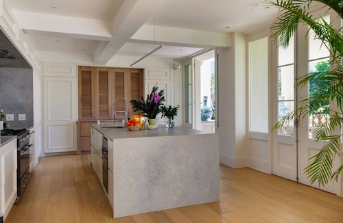 Bishopscourt House | Stunning Bishopscourt home with mountain views