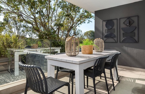 Green Point Apartment | Stunning Green Point Apartment , Patio + Fast WiFi