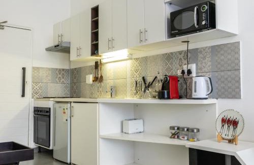 Downtown Johannesburg Apartment | Stunning Maboneng Precinct Studio Apartment at 12 Decades Building