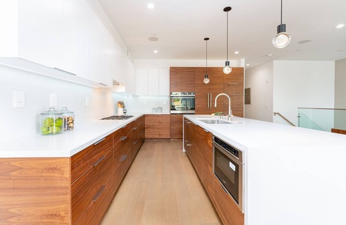 Mission District Condo | Stunning Mission Three Bed Condo - Furnished