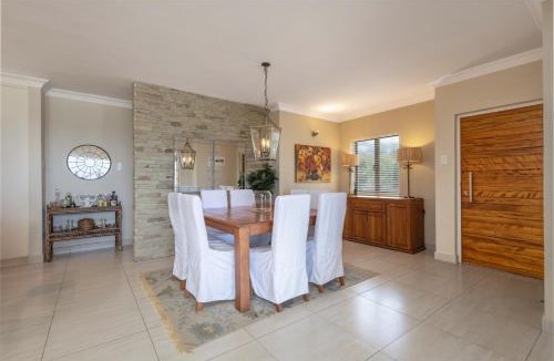 Shaka's Rock Apartment | Stunning Sea Views - Beachfront Ballito sleeps 6