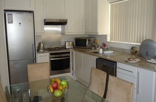 Sea Point Apartment | Stunning Sea views of the Atlantic ocean and Mountains , Close to beach ,