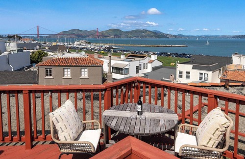 Marina District Condo | Stunning SF Top Floor Condo with Bay Views
