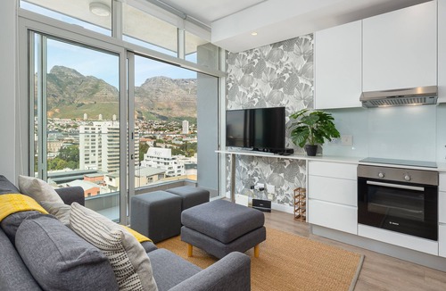 Cape Town City Centre Apartment | Stunning Studio | Incredible Views | Central