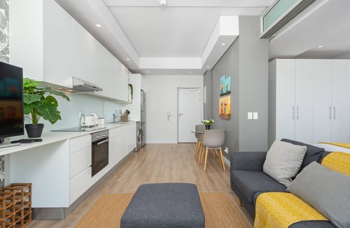 Cape Town City Centre Apartment | Stunning Studio | Incredible Views | Central