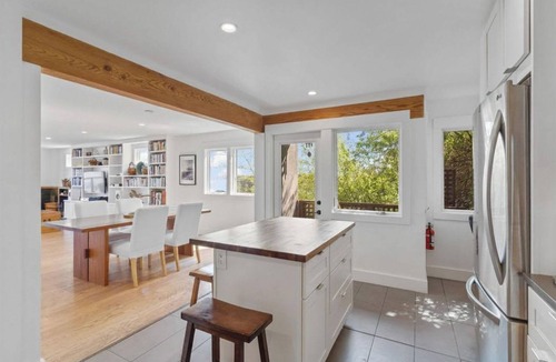Uptown Brisbane House | Stunning Views by the Bay 2BR
