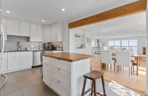 Uptown Brisbane House | Stunning Views by the Bay 2BR