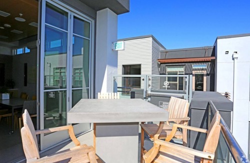 Menlo Park Condo | Stylish 1BR at Roen Menlo Park – Pool & BBQ