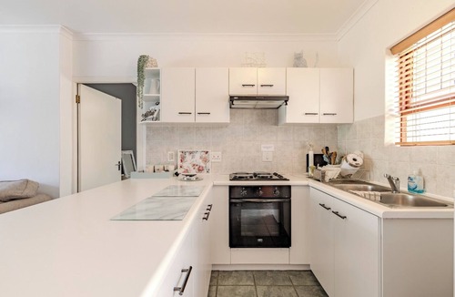 Hermanus Apartment | Stylish 2 bed apartment in Hermanus