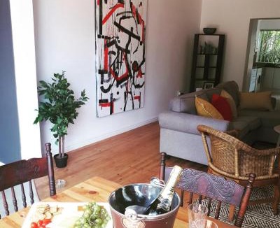 Windermere Apartment | Stylish 2 bed on Florida Rd Amazing location!