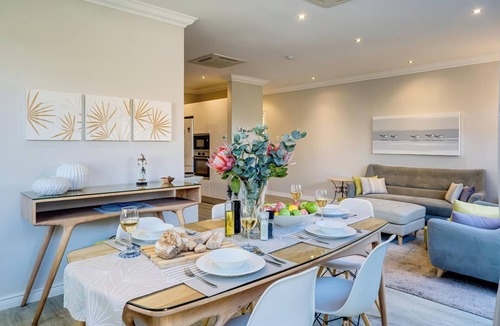 Camps Bay Apartment | Stylish 2 Bedroom Apartment in Camps Bay ASilvertide