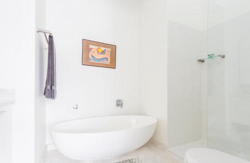 Sea Point House | Stylish 2 bedroom house in Excellent Position