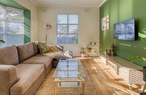 Windermere Condo | Stylish and Spacious 3 Sleeper Apartment with Pool