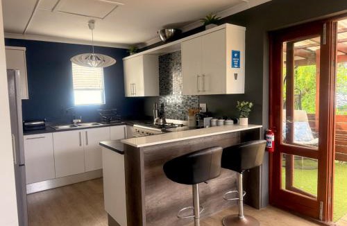 Onrus Apartment | Stylish Apartment in Onrus- 2km from Onrus beach