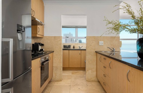 Bloubergstrand Apartment | Stylish Blouberg Retreat with Stunning Views