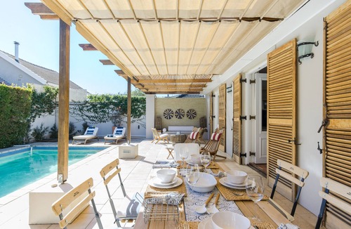 Bishopscourt House | Stylish,comfortable,perfectly located house with heated pool and mountain views.