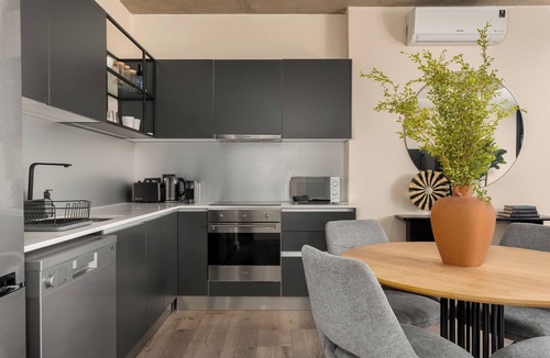 Cape Town City Centre Apartment | Stylish Light and Bright Apartment | De Waterkant