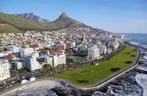 Sea Point Apartment | Stylish Modern apartment in Sea Point, the heart of Cape Town.