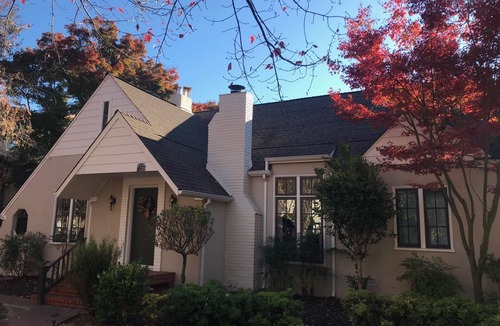 Junior College Neighborhood Association House | Stylish, pet friendly vintage gem on one of Santa Rosa's prettiest streets!