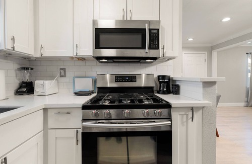 Southeastern Sacramento Apartment | Stylish Private Studio Minutes to Downtown & UCD Med Center