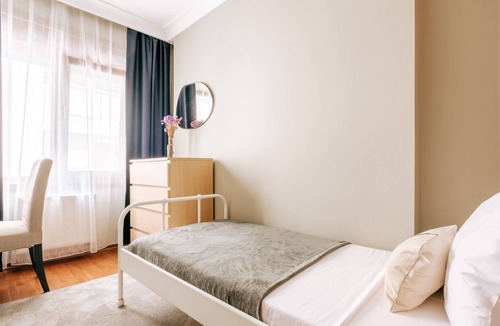 Bostanci Apartment | Stylish Retreat w Balcony 2 min to Bagdat Ave