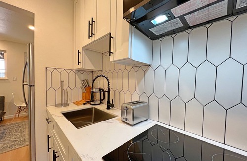Shoreview Apartment | Stylishly Renovated 1BR Suite w/ AC, 10 min SFO, 615