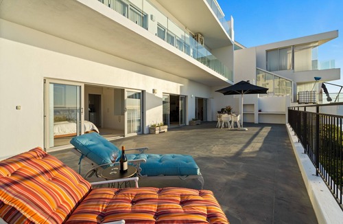 Mountainside Apartment | Suikerbossie 52 - One Bedroom Apartment, Sleeps 2