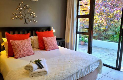 Beacon Bay Apartment | Suite 9- Deja' Blu Bed and Breakfast- East London
