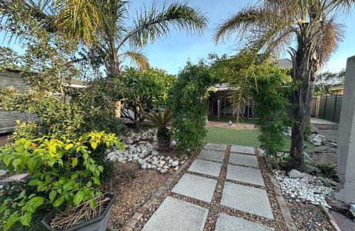 Parow North Apartment | Suite Dreams Garden Dream Cottage