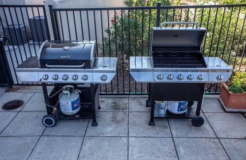 Milpitas Condo | Suite near Downtown San Jose with Free Breakfast | Outdoor Pool + FREE Shuttle