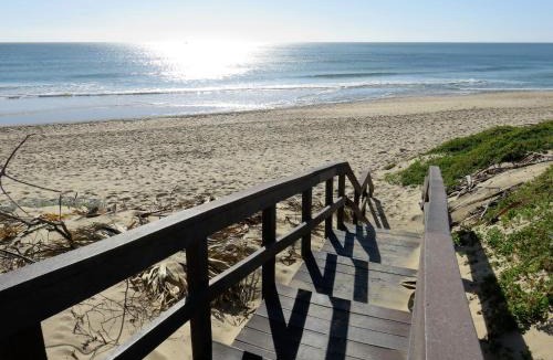 Pollok Beach Apartment | Summerseas 56