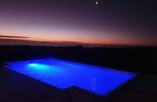 Grotto Bay House | Sunbird House