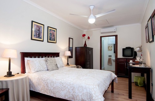 Durban North Bed & Breakfast | SunBird Room at The Brother's Guest House Durban North