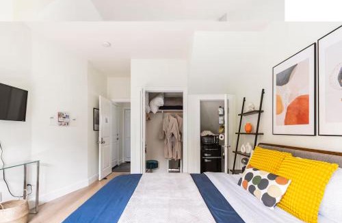 Fillmore District House | Sunny Central SF Suite with private bathroom and yard